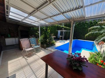 CASA 4 AMB EN GARIN CENTRO CON PILETA