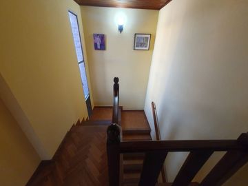 CASA 4 AMB EN GARIN CENTRO CON PILETA