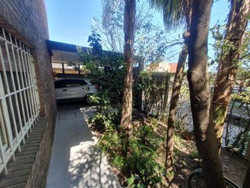 CASA 4 AMB EN GARIN CENTRO CON PILETA