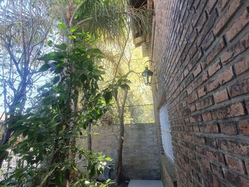 CASA 4 AMB EN GARIN CENTRO CON PILETA
