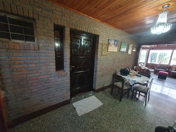 CASA 4 AMB EN GARIN CENTRO CON PILETA
