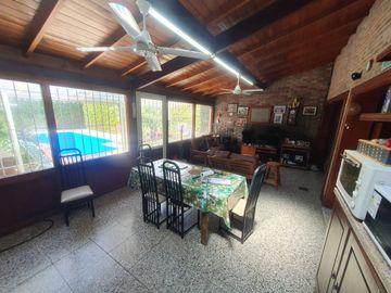 CASA 4 AMB EN GARIN CENTRO CON PILETA