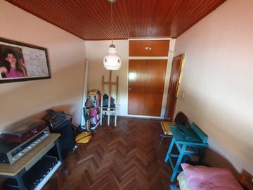 CASA 4 AMB EN GARIN CENTRO CON PILETA