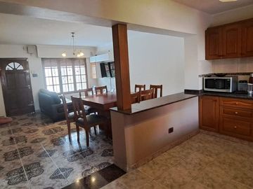 VENTA CASA 2 DORMITORIOS ZONA SUR- APTO CREDITO