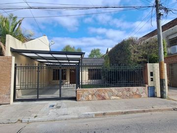 VENTA CASA 2 DORMITORIOS ZONA SUR- APTO CREDITO