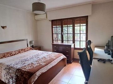 VENTA CASA 2 DORMITORIOS ZONA SUR- APTO CREDITO