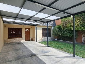 VENTA CASA 2 DORMITORIOS ZONA SUR- APTO CREDITO