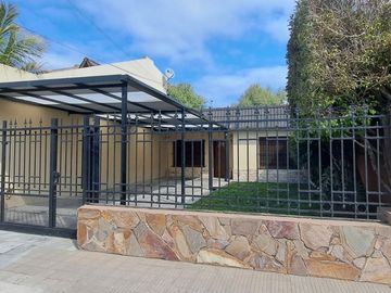 VENTA CASA 2 DORMITORIOS ZONA SUR- APTO CREDITO
