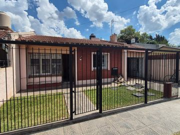 VENTA CASA 3 AMB  LOS ALAMOS 300 m2 APTO CREDITO