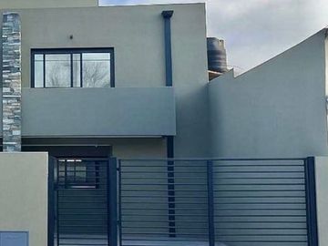 Venta Duplex B 3 Amb General Rodriguez con Jardin