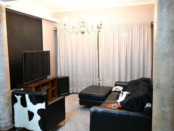 Venta casa 4 dormitorios  en Versalles, con pileta