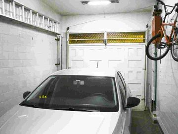 Venta casa 4 dormitorios  en Versalles, con pileta