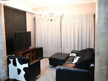 Venta casa 4 dormitorios  en Versalles, con pileta