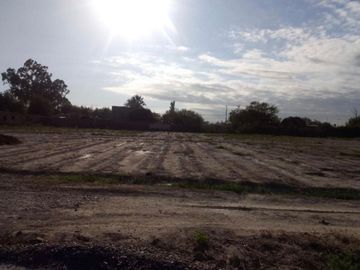 Lote de 2000 m2 en Santa Lucia