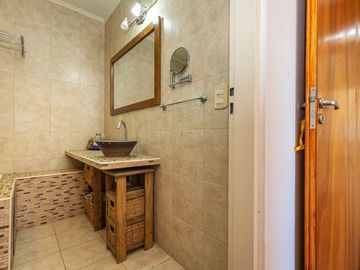 VENTA CASA HARAS SANTA MARIA, BARRIO LAS LOMAS.