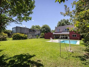 VENTA CASA HARAS SANTA MARIA, BARRIO LAS LOMAS.