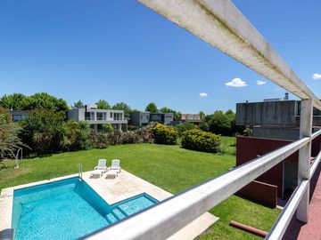 VENTA CASA HARAS SANTA MARIA, BARRIO LAS LOMAS.