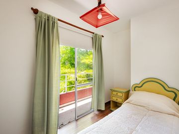 VENTA CASA HARAS SANTA MARIA, BARRIO LAS LOMAS.