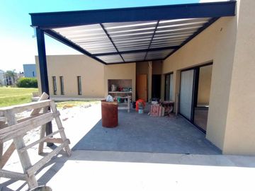 Casa en Venta 4 amb en Barrio Lagos de Canning