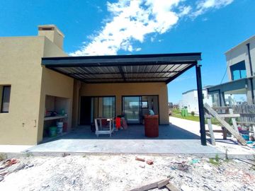 Casa en Venta 4 amb en Barrio Lagos de Canning
