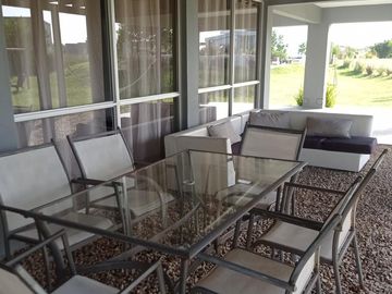 Casa en  COSTA ESMERALDA PILETA CLIMATIZADA 12 PERSONAS