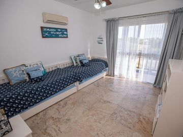 Casa en  COSTA ESMERALDA PILETA CLIMATIZADA 12 PERSONAS