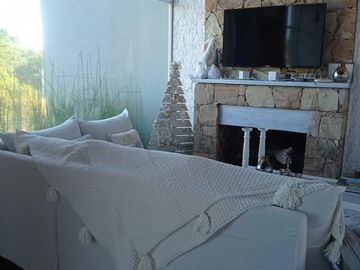 Casa en  COSTA ESMERALDA PILETA CLIMATIZADA 12 PERSONAS