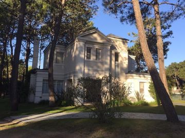 Casa en  BARRIO PRIVADO PINAMAR CHICO 4 DORMITORIOS