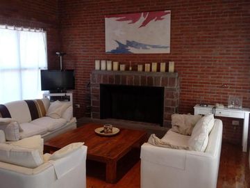 CASA 4 DOMITORIOS ,3 BAÑOS , CARILO