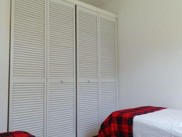 CASA 4 DOMITORIOS ,3 BAÑOS , CARILO