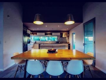 CASA DE 3 DORMITORIOS, EN BARRIO RESIDENCIAL 1 193 COSTA ESMERALDA