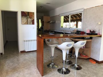 Casa De 5 Dormitorios Y 4 Baños La Herradura