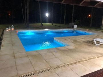 Casa De 5 Dormitorios Y 4 Baños La Herradura