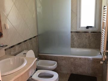 Casa De 5 Dormitorios Y 4 Baños La Herradura