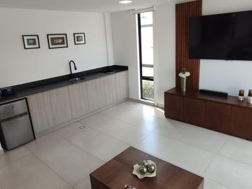 VENTA CASA, 3 DORMITORIOS / ESTUDIO, NAYON, EN URBANIZACIÓN