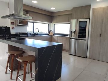 VENTA CASA, 3 DORMITORIOS / ESTUDIO, NAYON, EN URBANIZACIÓN