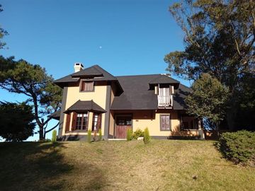 CASA DE 4 DORMITORIOS 4 BAÑOS C/ PISCINA CLIMATIZADA PINAMAR