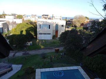 CASA DE 4 DORMITORIOS 4 BAÑOS C/ PISCINA CLIMATIZADA PINAMAR