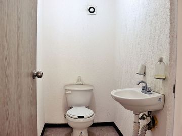 Casa en Condominio en Venta, Los Heroes Chalco III, Estado de Mexico