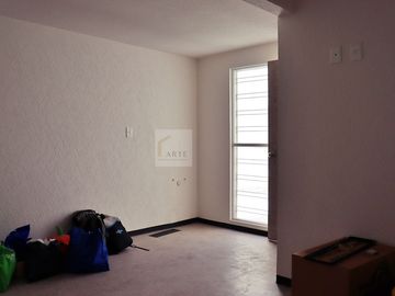 Casa en Condominio en Venta, Los Heroes Chalco III, Estado de Mexico