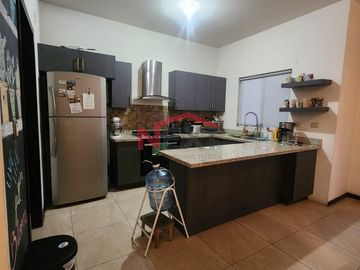 Casa En Venta Al Norte en Villa Vergel 2