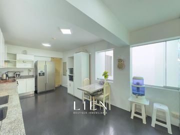 Penthouse con vista al mar para familias que buscan amplitud y comodidad