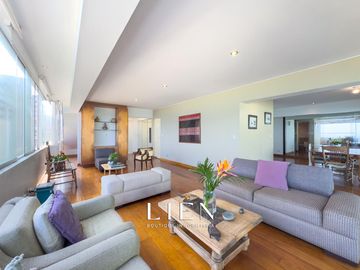Penthouse con vista al mar para familias que buscan amplitud y comodidad