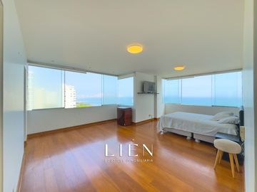 Penthouse con vista al mar para familias que buscan amplitud y comodidad