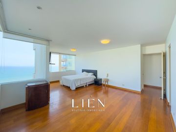 Penthouse con vista al mar para familias que buscan amplitud y comodidad
