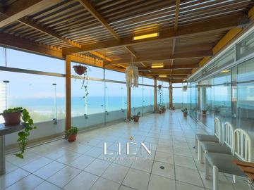 Penthouse con vista al mar para familias que buscan amplitud y comodidad