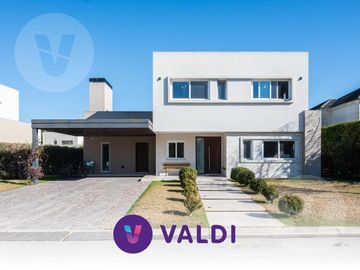Casa en venta - Barrio Don Joaquin, Canning