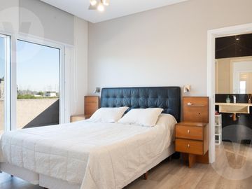 Casa en venta - Barrio Don Joaquin, Canning