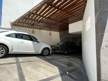 Casa en Venta en Aqua 1, construida en el terreno más grande del fraccionamiento