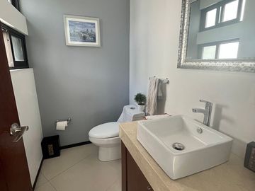 Casa en Venta en Aqua 1, construida en el terreno más grande del fraccionamiento